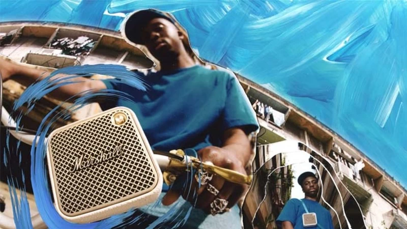 Chơi nhạc lên đến 17 tiếng. Chơi nhạc lên đến 17 tiếng.