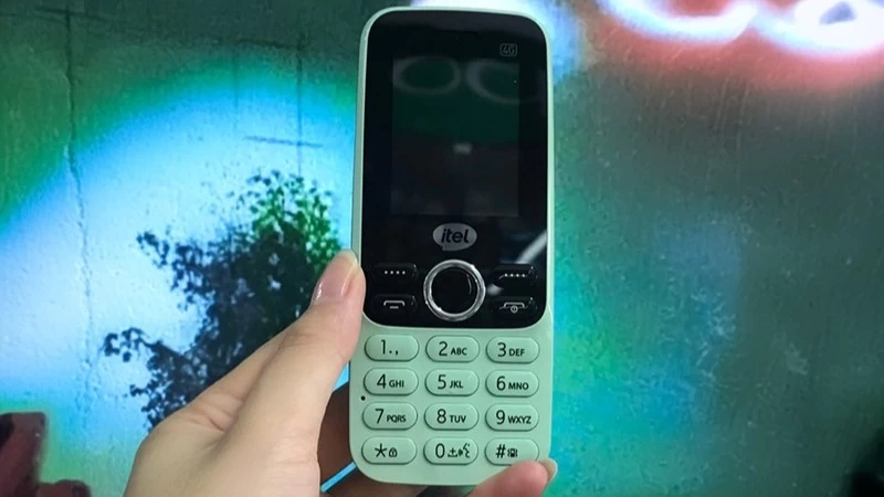 Màn hình 2 inch. Màn hình 2 inch.