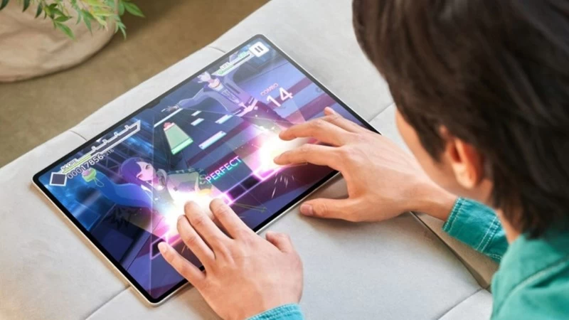 Dung lượng RAM 12GB. Dung lượng RAM 12GB.