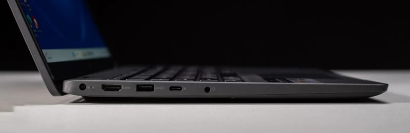 Laptop Dell Latitude 3540 71038100 được trang bị các cổng kết nối đầy đủ và hiện đại Laptop Dell Latitude 3540 71038100 được trang bị các cổng kết nối đầy đủ và hiện đại