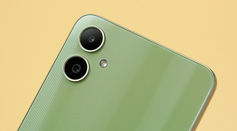 Camera vượt trội.