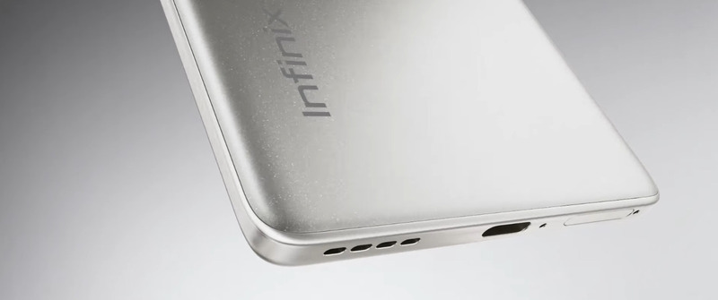 AMOLED kích thước 6.78 inch.