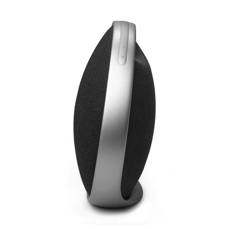 Loa Harman Kardon Onyx Studio 9 được thiết kế với hình tròn độc đáo, tạo nên dấu ấn đặc trưng của dòng loa này Loa Harman Kardon Onyx Studio 9 được thiết kế với hình tròn độc đáo, tạo nên dấu ấn đặc trưng của dòng loa này