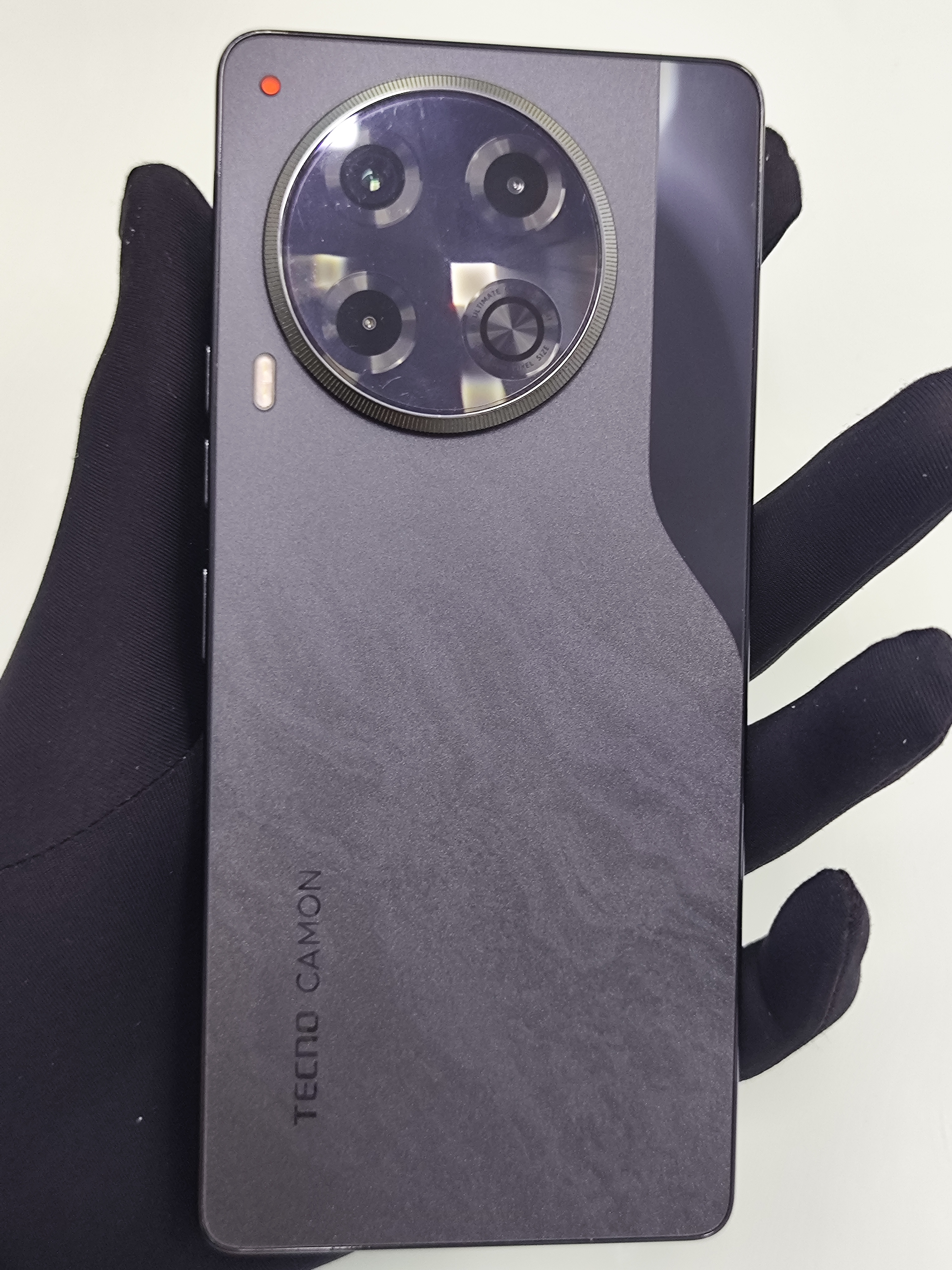 Điện thoại di động TECNO CL6 (Tecno Camon 30) 256+8, màu Đen Trời Đêm