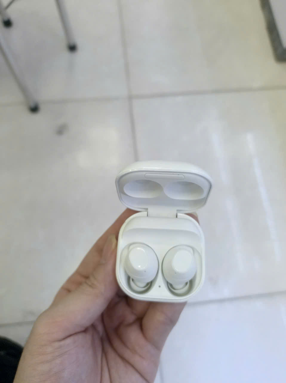 Thiết bị (tai nghe) Bluetooth Samsung Buds FE, SM-R400N - Cũ