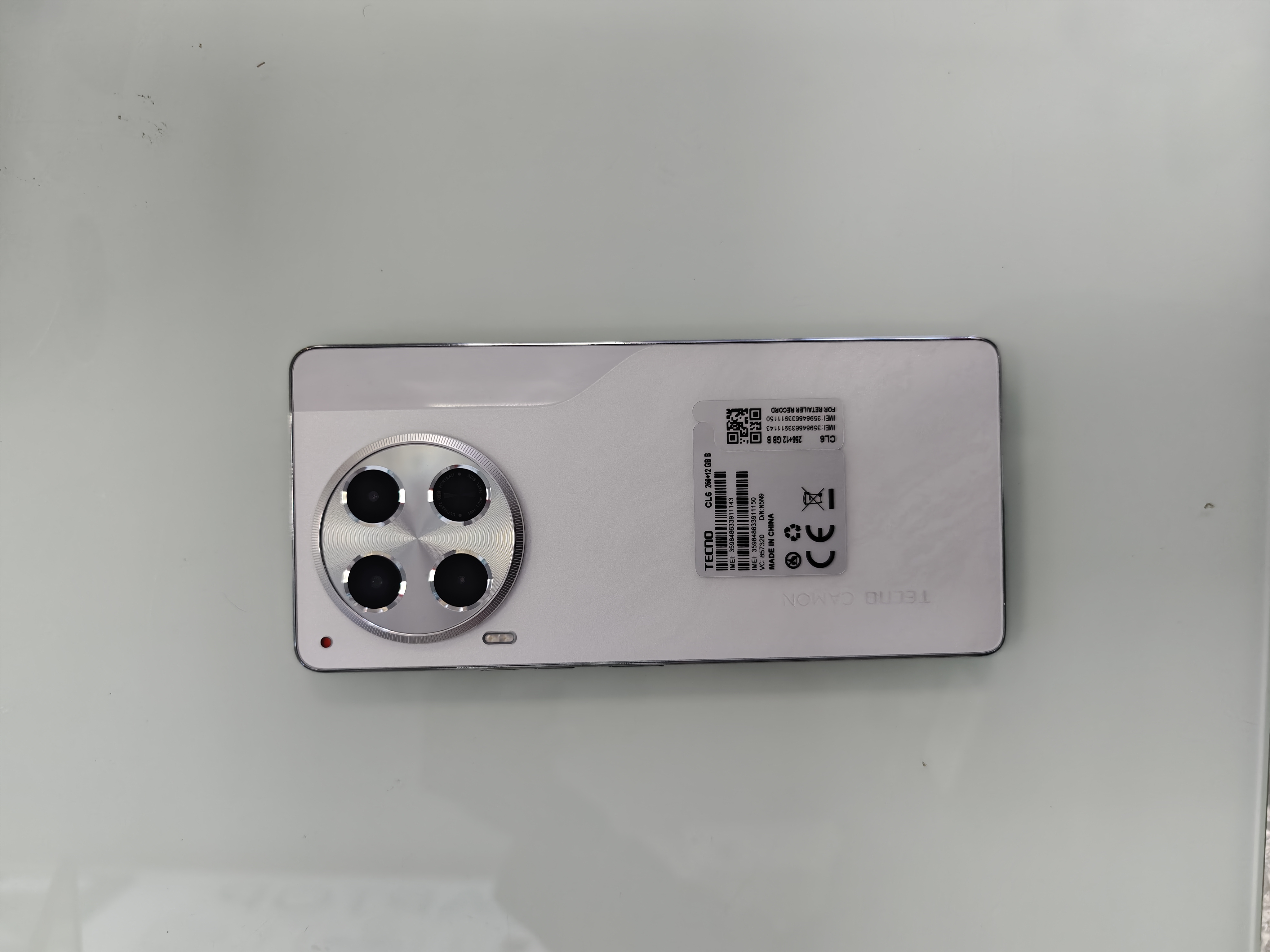 Điện thoại di động TECNO CL6 (Tecno Camon 30) 256+12, màu Trắng Núi Tuyết - 359848633911143 - CL625612USWHITE