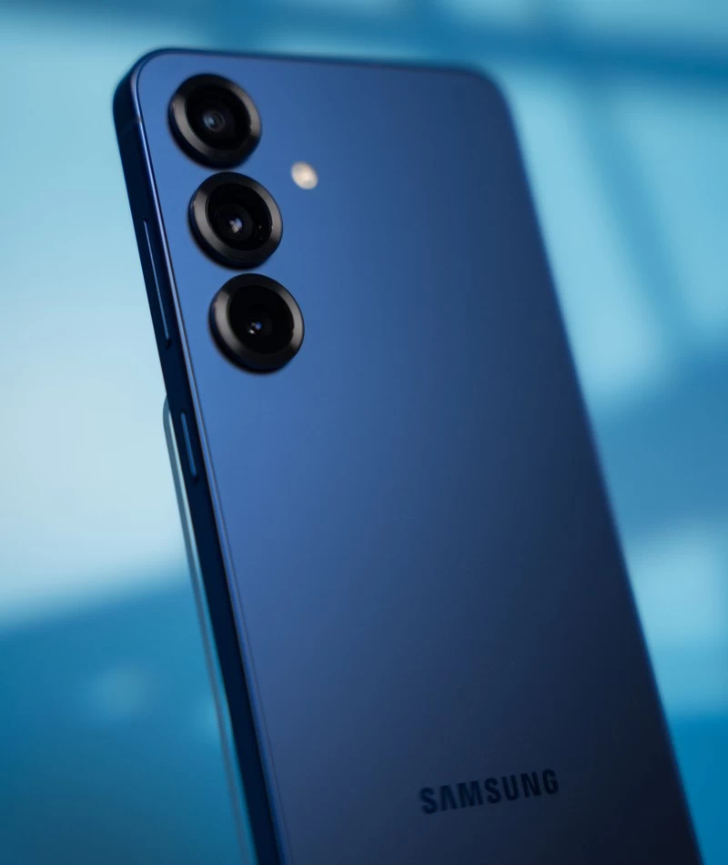 Dynamic AMOLED 2X. Dynamic AMOLED 2X.