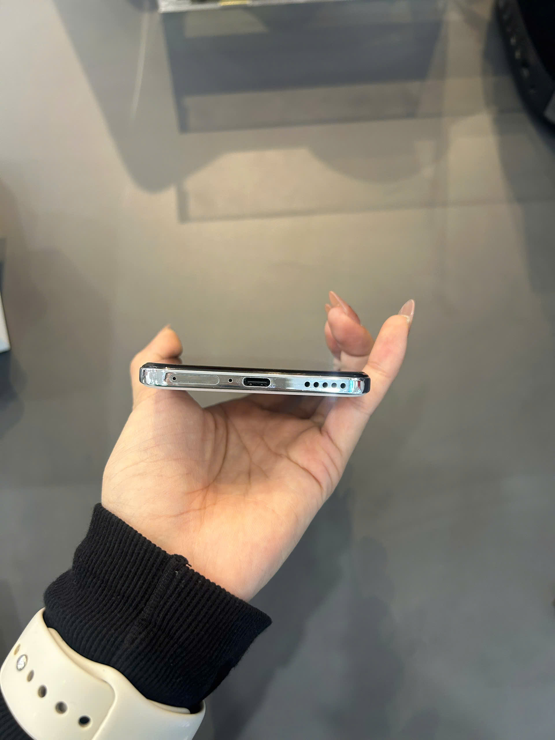 Điện thoại thông minh Honor 200 (12+256GB) Trắng (Moonlight White)_ELI-NX9WHI - 860884074133840 - ELINX9WHI