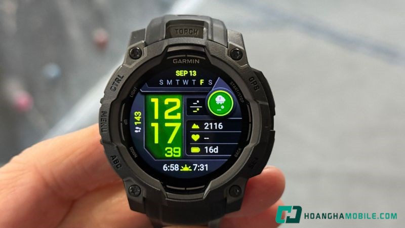 Garmin Instinct 3 45mm AMOLED tích hợp nhiều cảm biến hiện đại, giúp người dùng theo dõi sức khỏe một cách chính xác và toàn diện