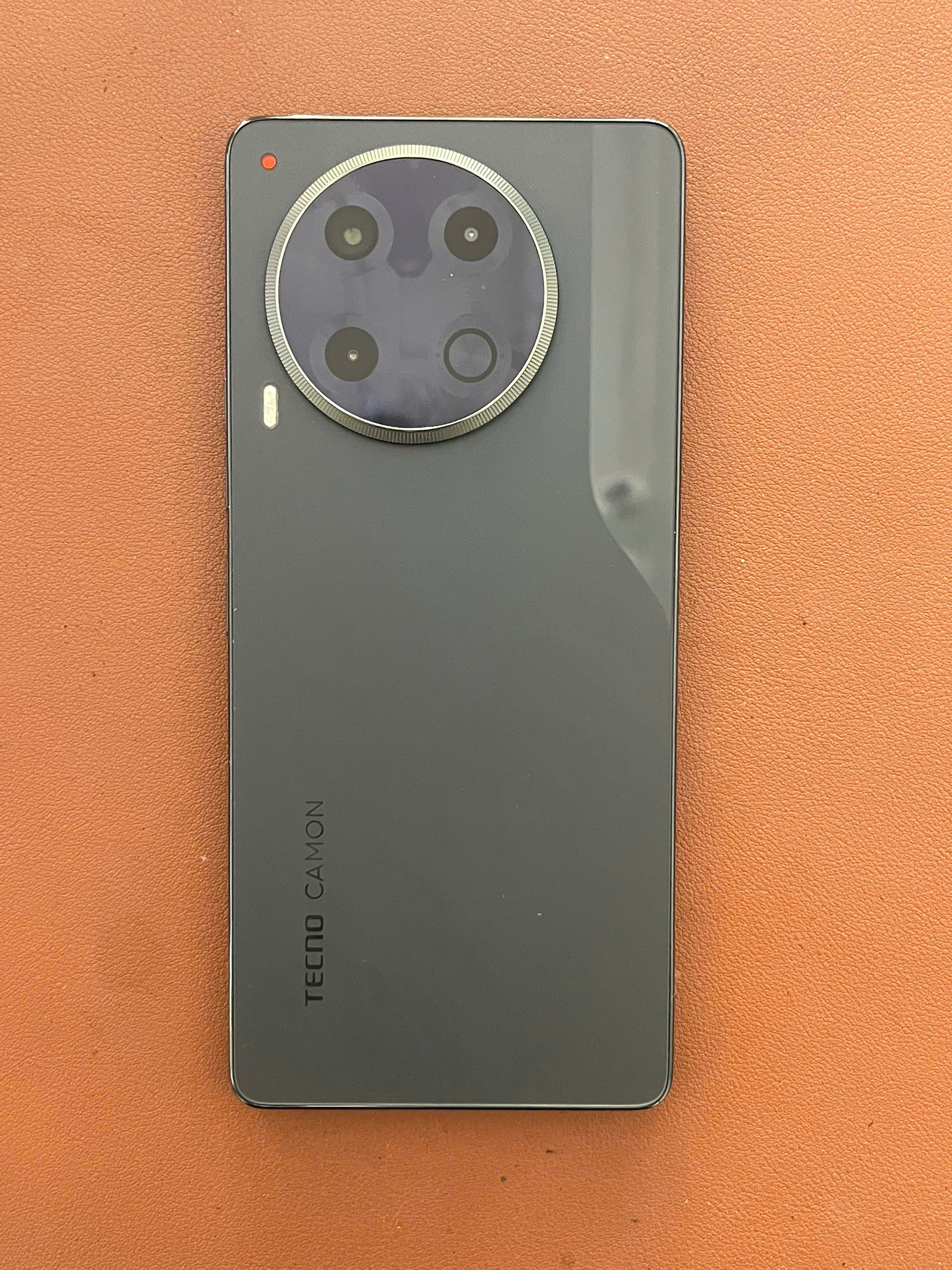 Điện thoại di động TECNO CL6 (Tecno Camon 30) 256+8, màu Đen Trời Đêm-TBH