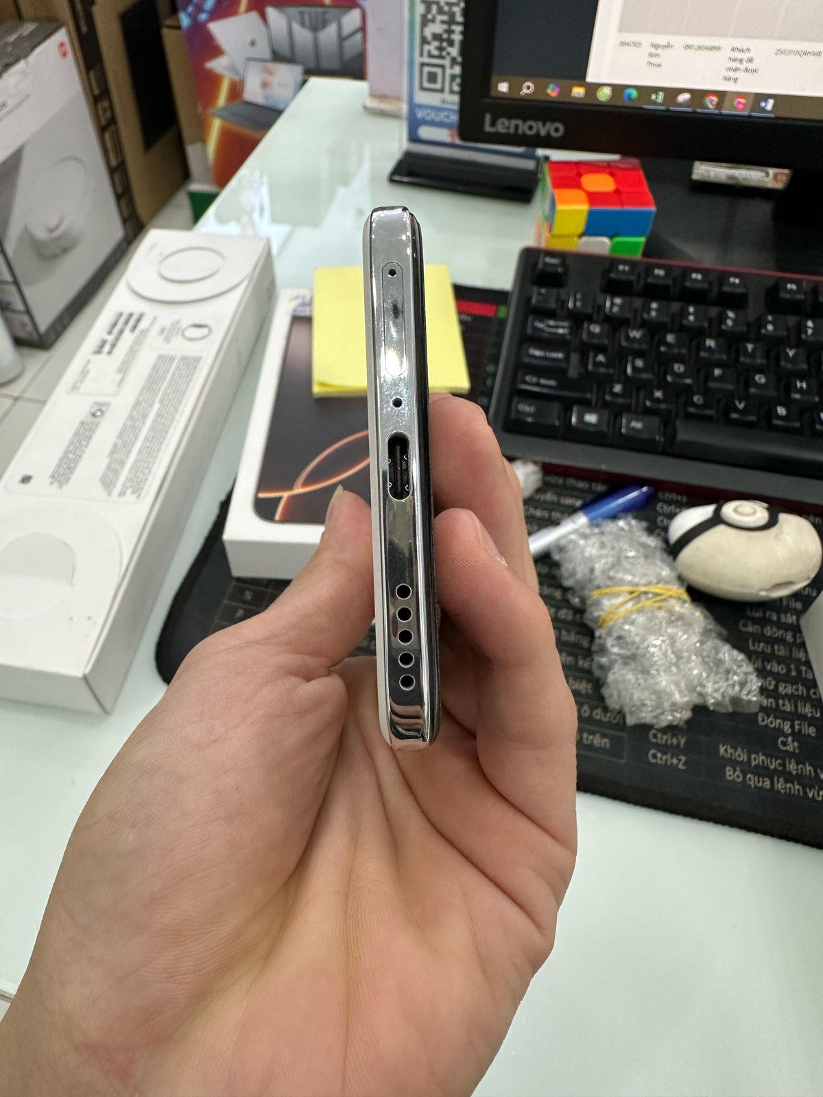 Điện thoại thông minh Honor 200 (12+256GB) Trắng (Moonlight White) - Hàng TBH, 109 Trần Duy Hưng, HN