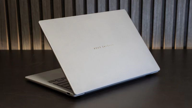 Phân khúc laptop cao cấp. Phân khúc laptop cao cấp.