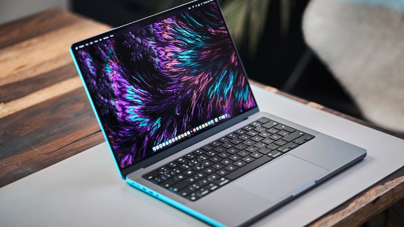 MacBook Pro - dòng laptop cao cấp từ Apple, được biết đến với thiết kế sang trọng, hiệu năng vượt trội và những tính năng tiên tiến