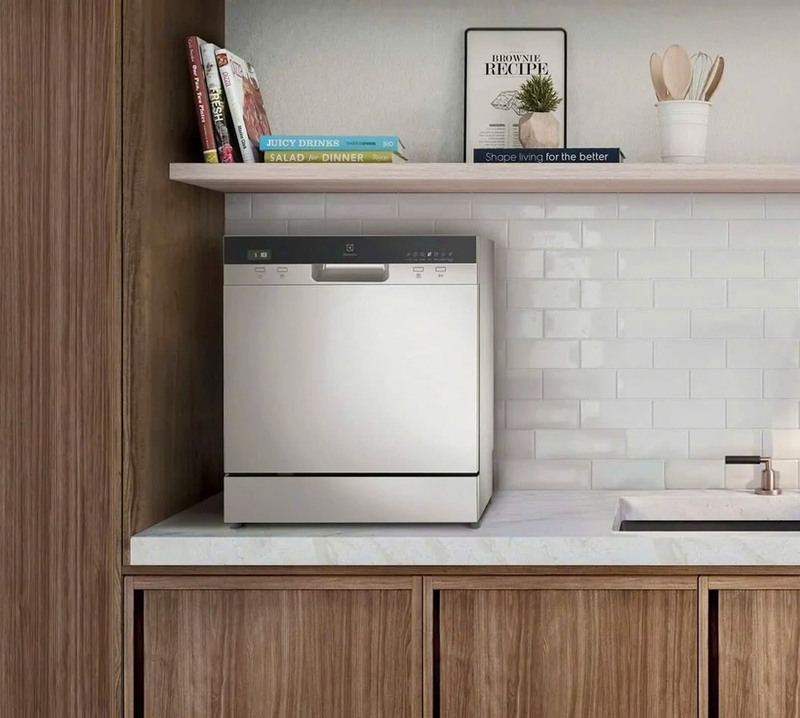 Công nghệ sấy AirDry của máy rửa bát Electrolux EFC3862MS hoạt động bằng cách tự động hé cửa sau khi chu trình rửa hoàn tất