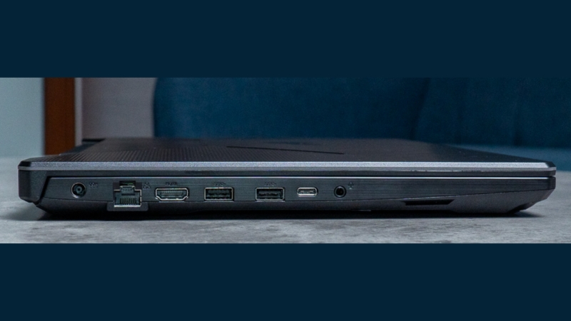 Laptop Asus TUF Gaming A15 FA506NCR-HN047W với viên pin lớn, cổng kết nối đa dạng