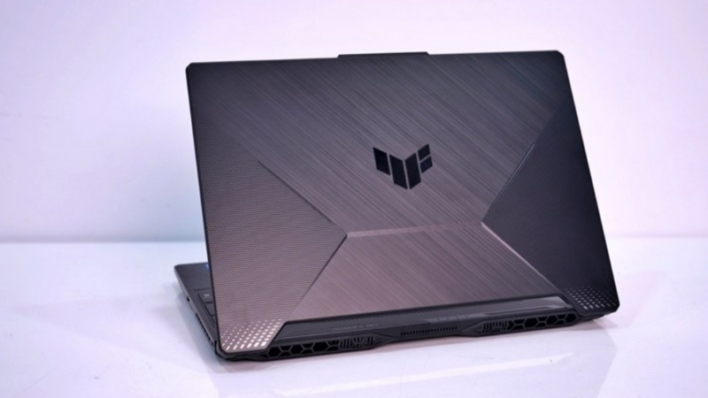 laptop ASUS TUF Gaming A15 FA506NCR-HN047W có phần vỏ làm từ nhựa cao cấp đạt chuẩn quân đội MIL-STD-810H