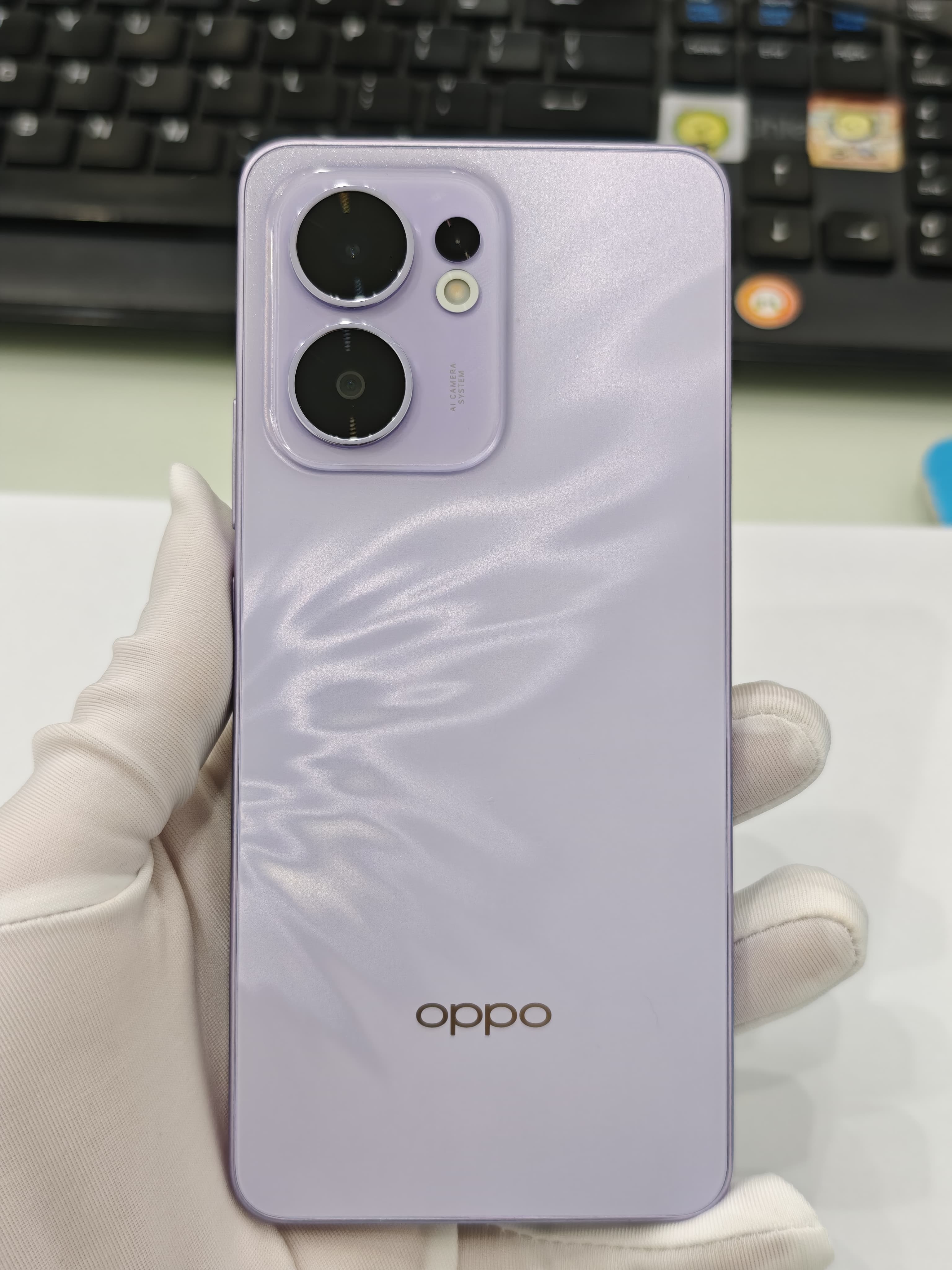 Điện thoại di động OPPO CPH2699 - Reno13 F 5G 