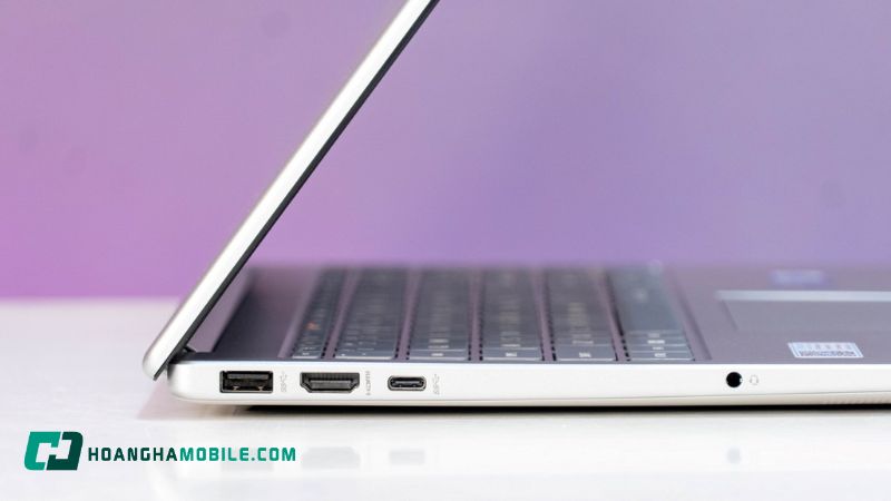 Laptop HP 15-fd1045TU-9Z2X1PA hiện đang được bán tại thị trường Việt Nam với mức giá hấp dẫn cùng những chương trình ưu đãi khác
