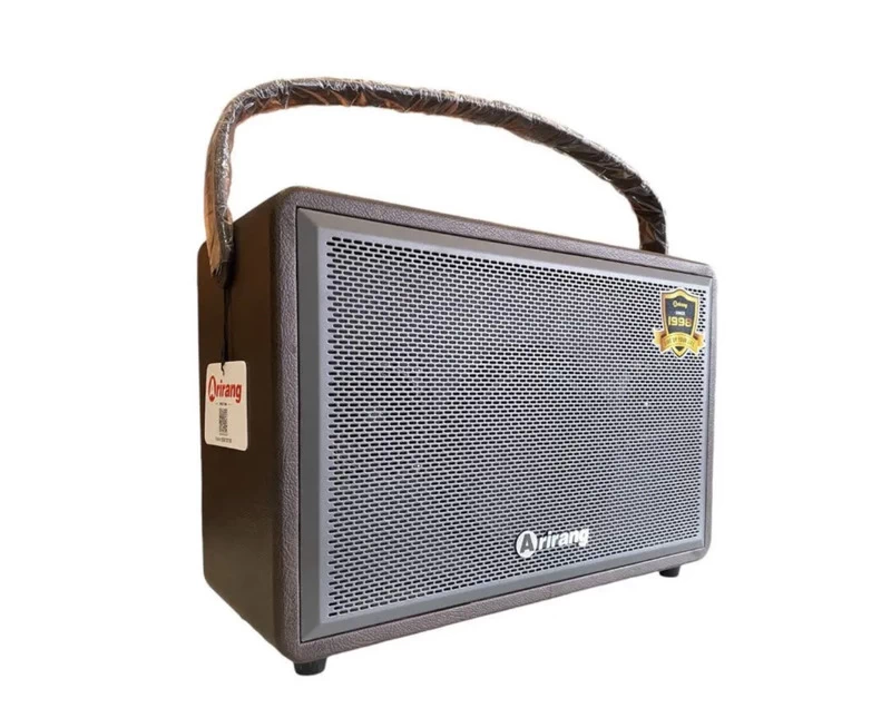 Bộ loa karaoke di động Arirang AM2 được trang bị pin Lithium (LiFePo4) dung lượng 4000mAh Bộ loa karaoke di động Arirang AM2 được trang bị pin Lithium (LiFePo4) dung lượng 4000mAh
