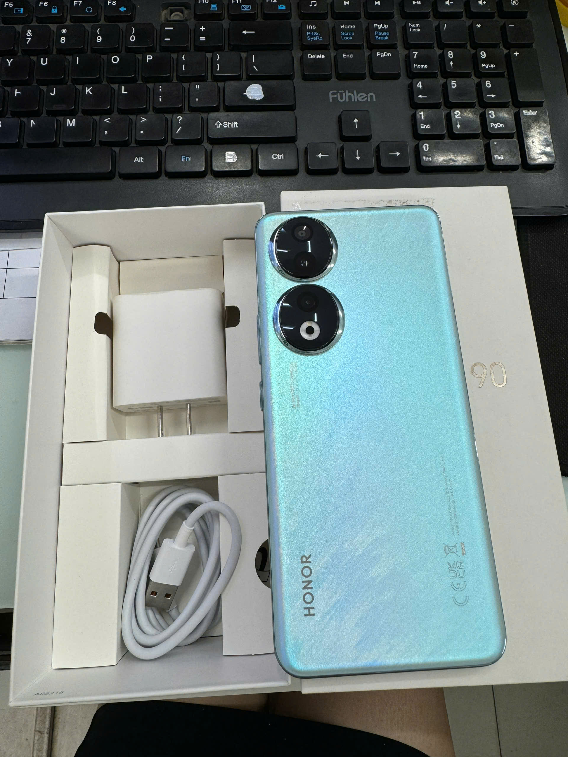 Điện thoại di động Honor 90 (12+256GB) Xanh Khổng Tước (Peacock Blue) REA-NX9BLU - 868677063247858 - H90256BL- TBH