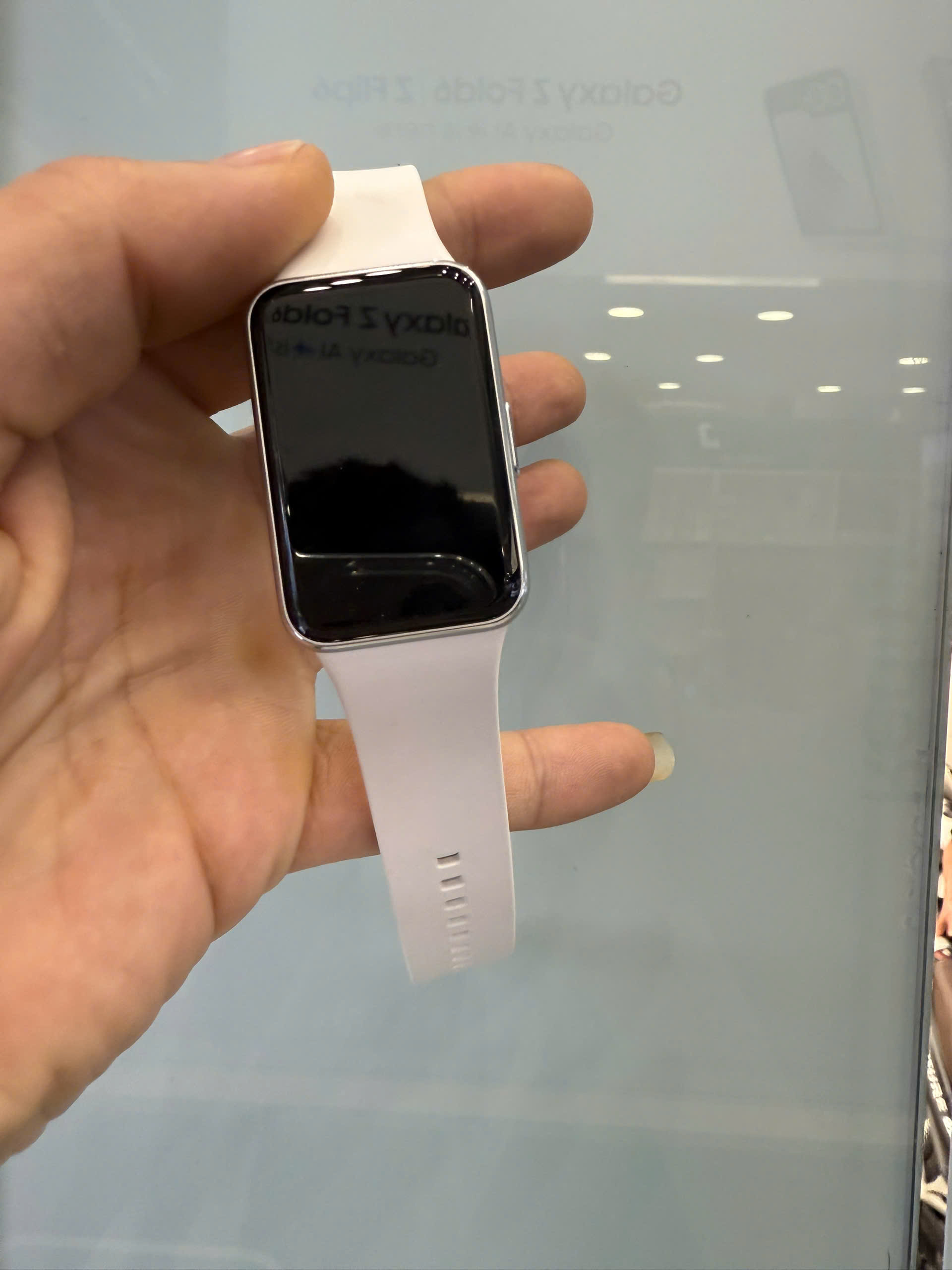 Vòng đeo tay Samsung Galaxy Fit3 (R390)