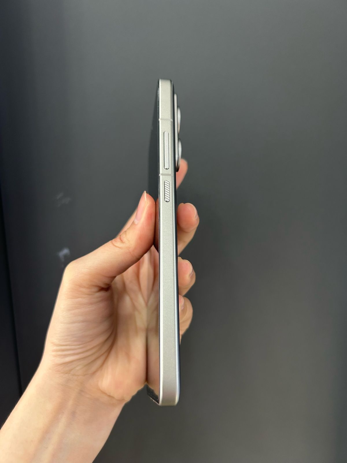 Điện thoại di động XIAOMI 14T PRO TITAN 6.67/MTK D9300+/12G/512G/50+50+12MP/32MP/5000mAh (2407FPN8EG)/XÁM - TBH