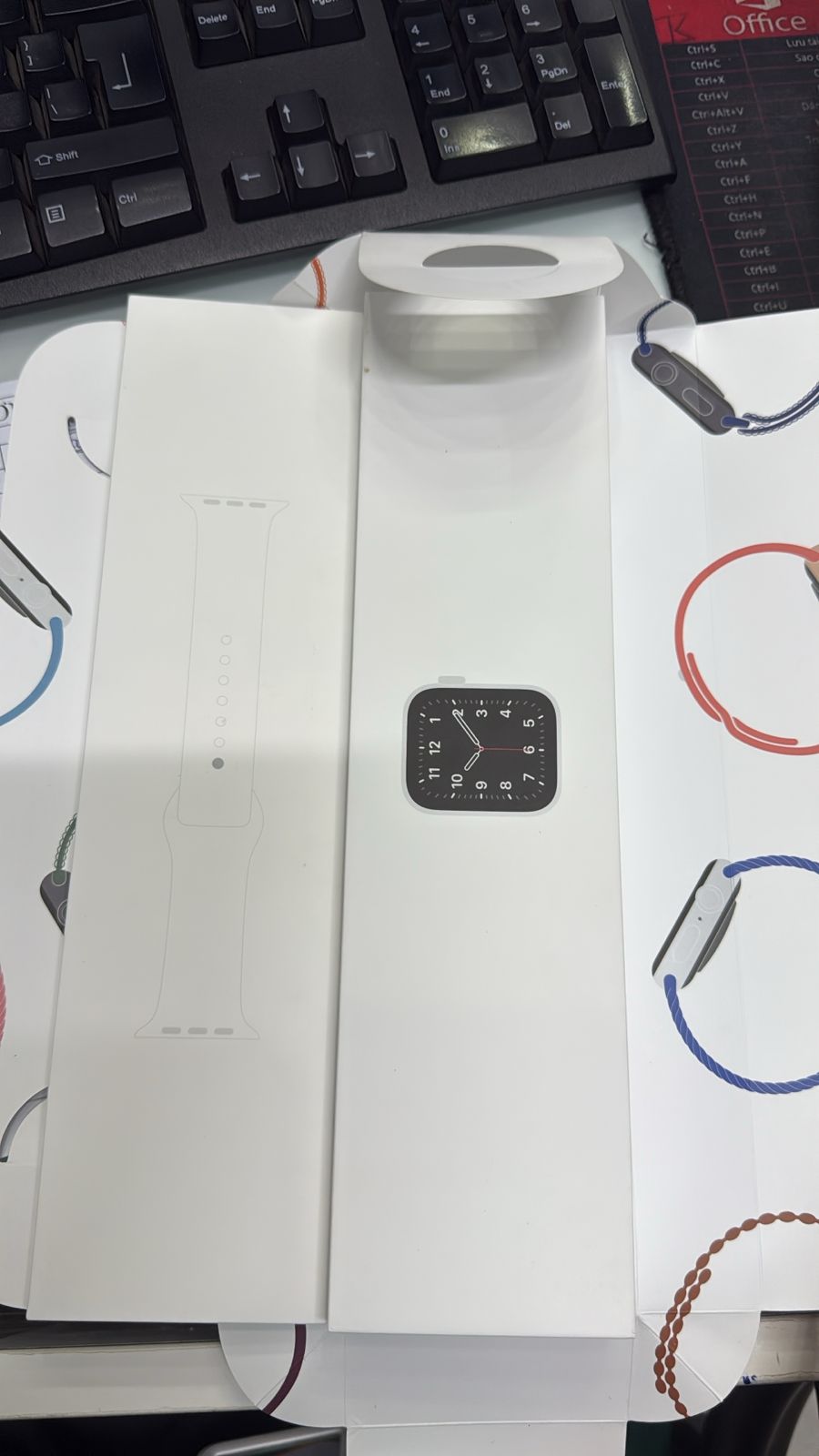 Apple Watch SE GPS+Cellular, 40mm Silver Aluminium Case with White Sport Band - Regular_MYEF2VN/A-TBH-28 TRẦN PHÚ