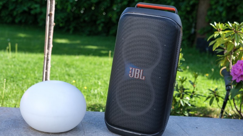 Loa JBL PartyBox Club 120.