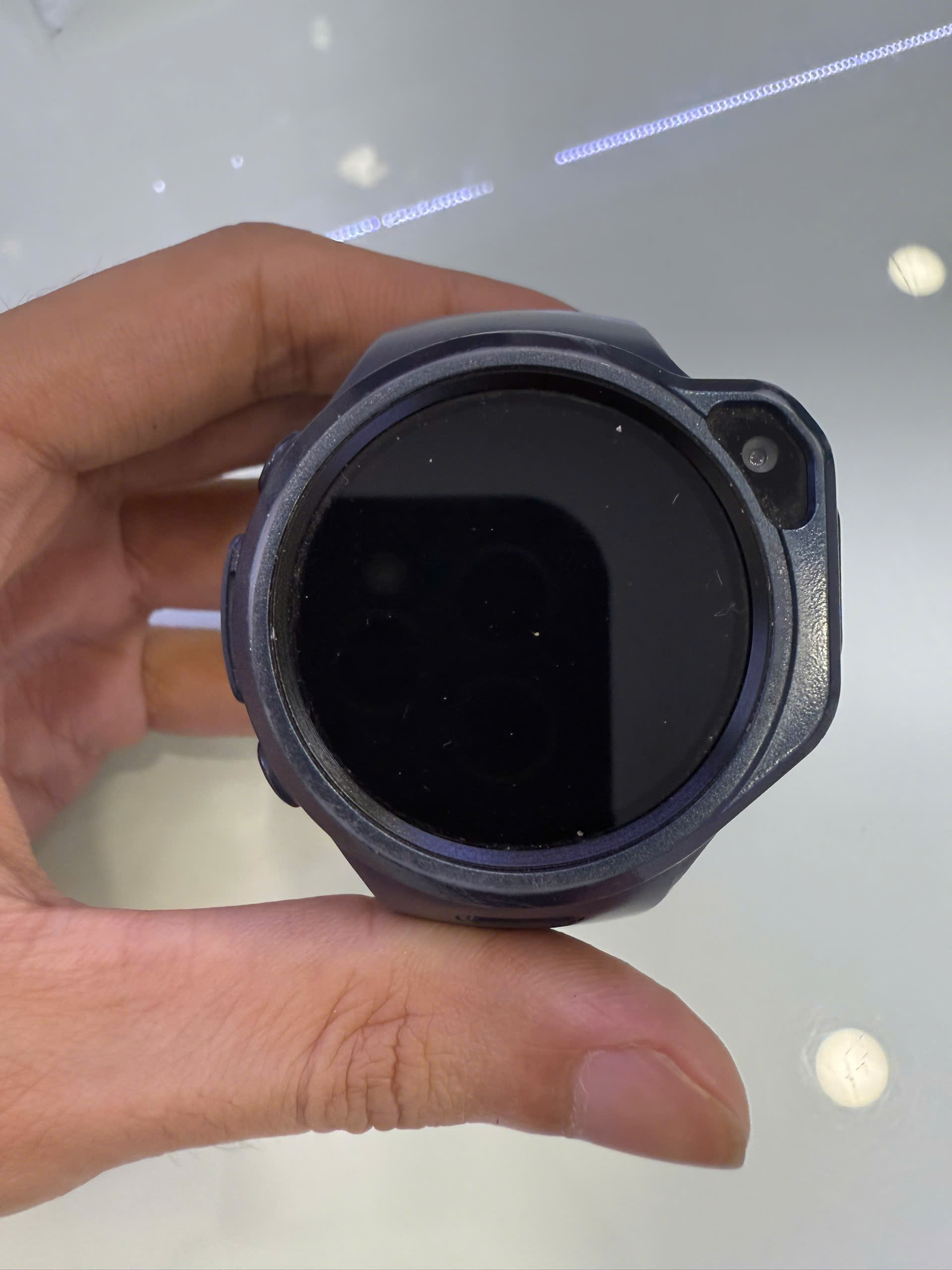 Đồng hồ định vị trẻ em Oaxis myFirst Fone R1S TBH