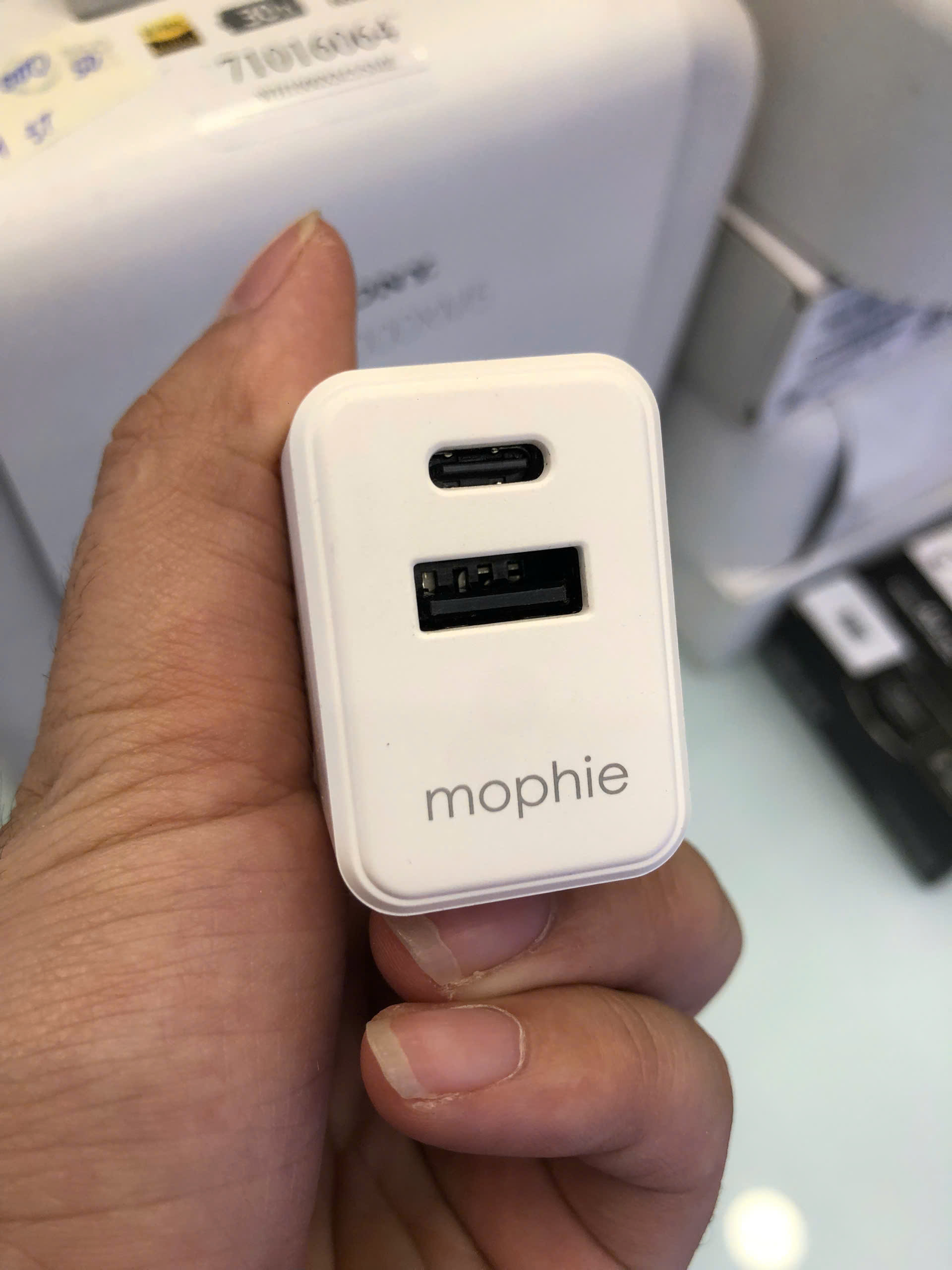 Sạc mophie Essentials PD 30W 1A1C - Chính hãng TBH