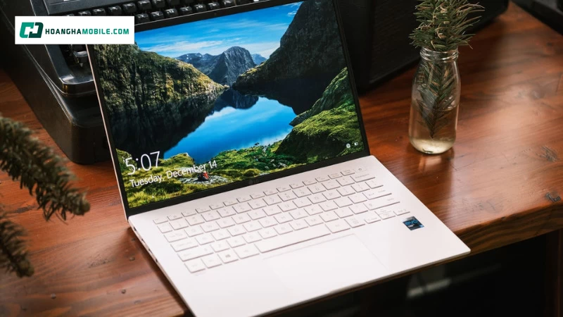 Ở phân khúc từ 20.000.000 - 30.000.000 VNĐ, các sản phẩm laptop văn phòng - laptop sinh viên đều thuộc dòng cao cấp Ở phân khúc từ 20.000.000 - 30.000.000 VNĐ, các sản phẩm laptop văn phòng - laptop sinh viên đều thuộc dòng cao cấp