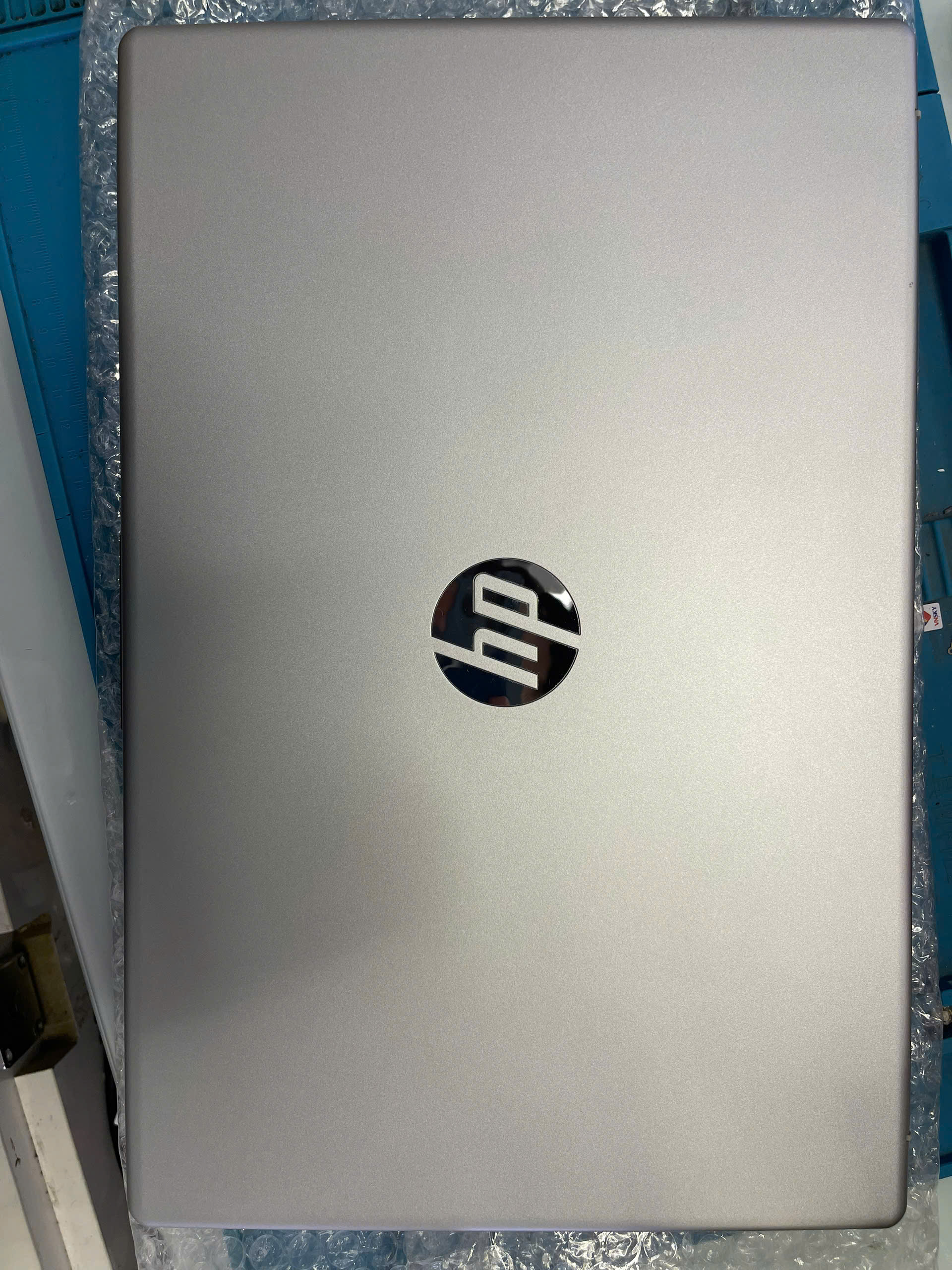 Máy tính xách tay HP 15-fd0079TU,Core i5-1335U,16GB RAM,512GB SSD,Intel Graphics, 15.6FHD, Webcam,3 Cell, Wlan ac+BT,Win11 Home 