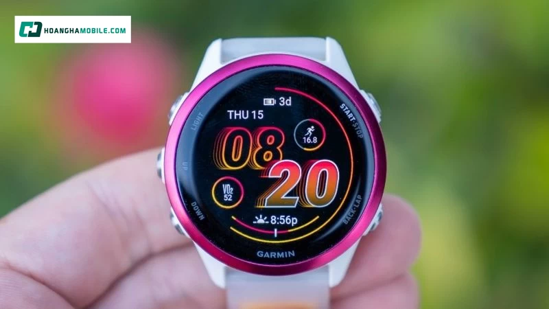 Garmin Forerunner 570 (42mm) được thiết kế với kiểu dáng thể thao hiện đại Garmin Forerunner 570 (42mm) được thiết kế với kiểu dáng thể thao hiện đại