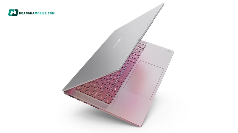 Laptop sở hữu thiết kế mỏng nhẹ và hiện đại, phù hợp mọi phong cách làm việc. Laptop sở hữu thiết kế mỏng nhẹ và hiện đại, phù hợp mọi phong cách làm việc.