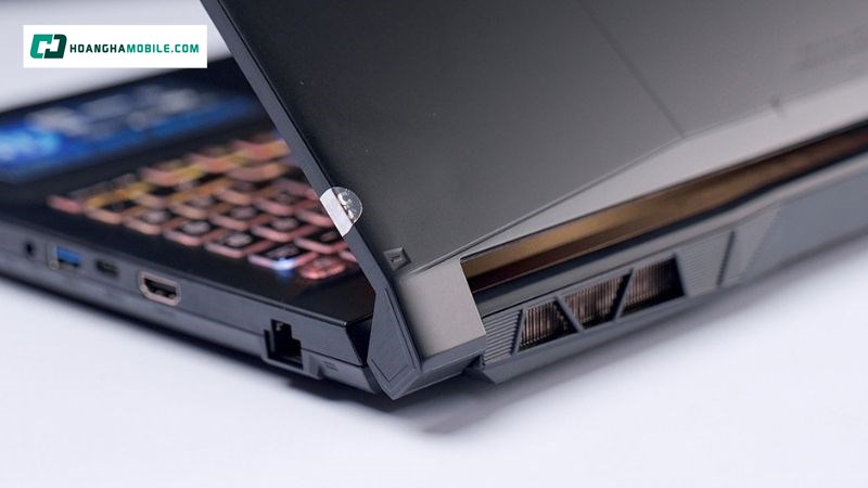 Đồ họa cực mạnh với RTX 4050 và viên pin lớn bền bỉ. Đồ họa cực mạnh với RTX 4050 và viên pin lớn bền bỉ.