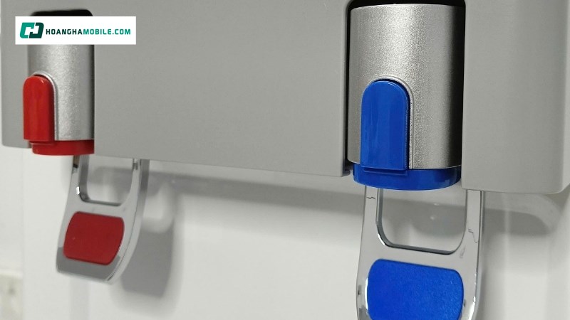 Trang bị 2 vòi nước riêng biệt Trang bị 2 vòi nước riêng biệt