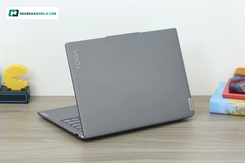 Khả năng kết nối toàn diện và pin 65Wh. Khả năng kết nối toàn diện và pin 65Wh.