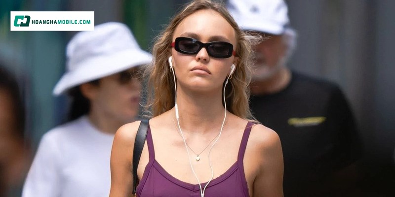 Kiểu dáng đơn giản nhưng tinh tế Kiểu dáng đơn giản nhưng tinh tế