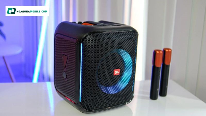 Thiết kế mạnh mẽ, phù hợp với các buổi tiệc tùng. Thiết kế mạnh mẽ, phù hợp với các buổi tiệc tùng.