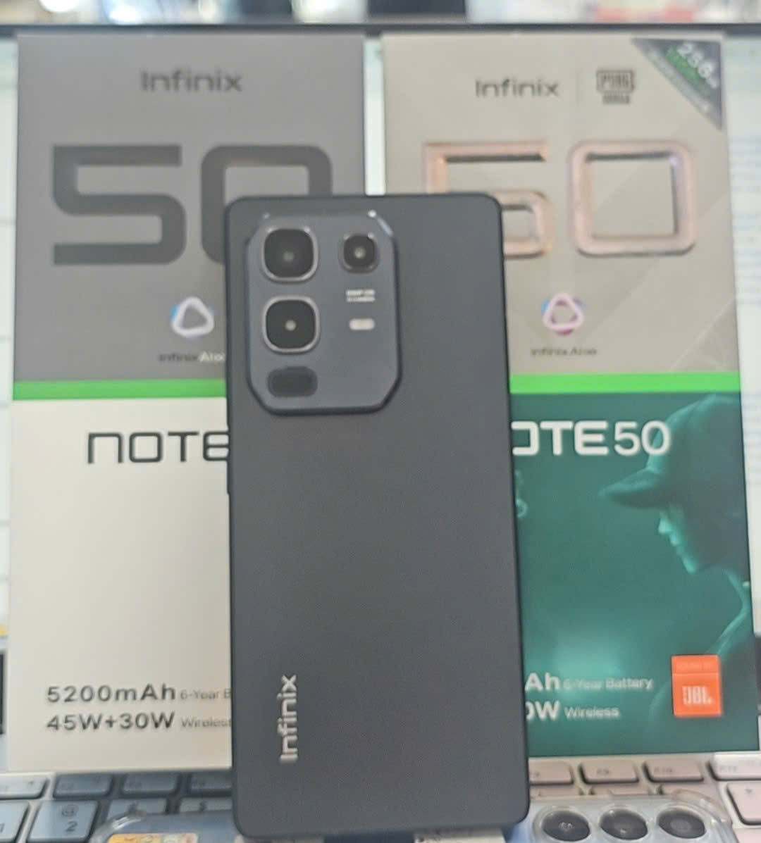 Điện thoại di động Infinix X6858 (Infinix Note 50 256+8), màu Đen Kim Tuyền - TBH