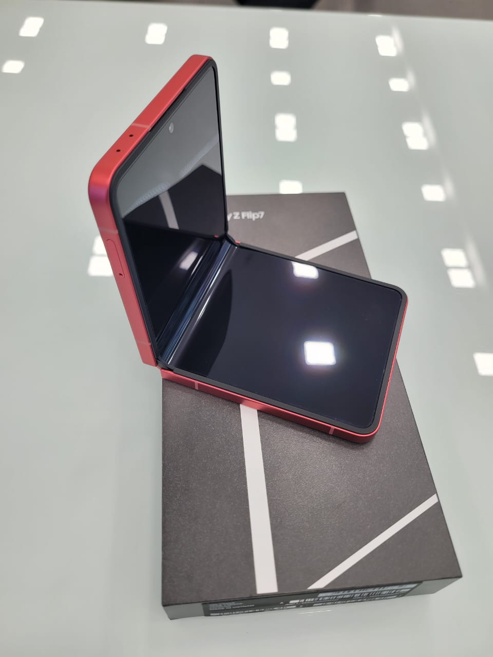 ĐTDĐ Samsung Flip7 SM-F766B,256GB,Đỏ San Hô