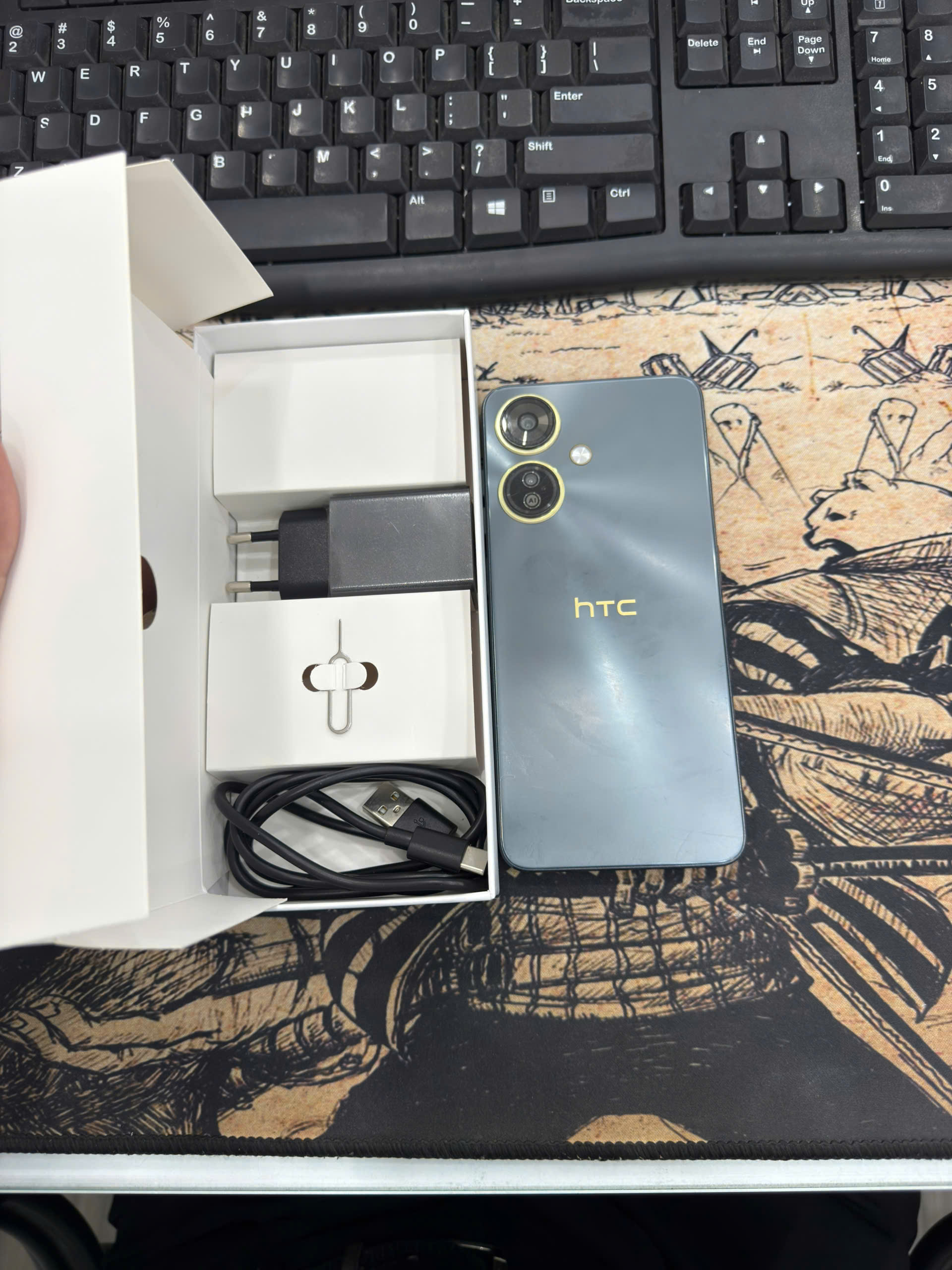 HTC Model Wildfire E5 Plus màu Xám (Grey)