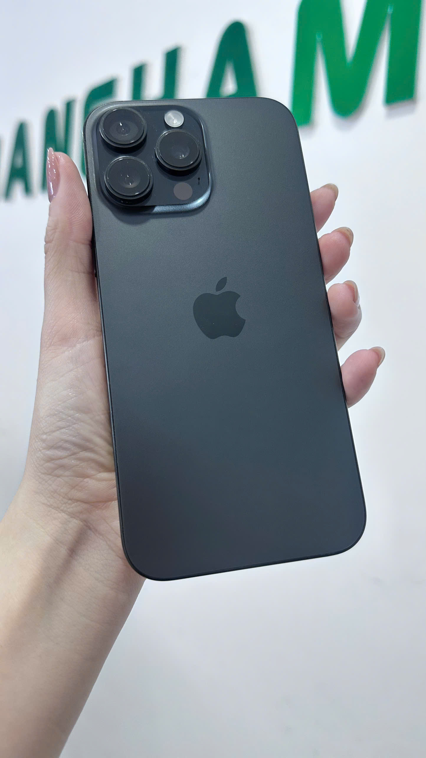 ĐTDĐ Apple iPhone 16 Pro Max 256GB Black Titanium_MYWV3VN/A - SL94XY57X4C - MYWV3VN