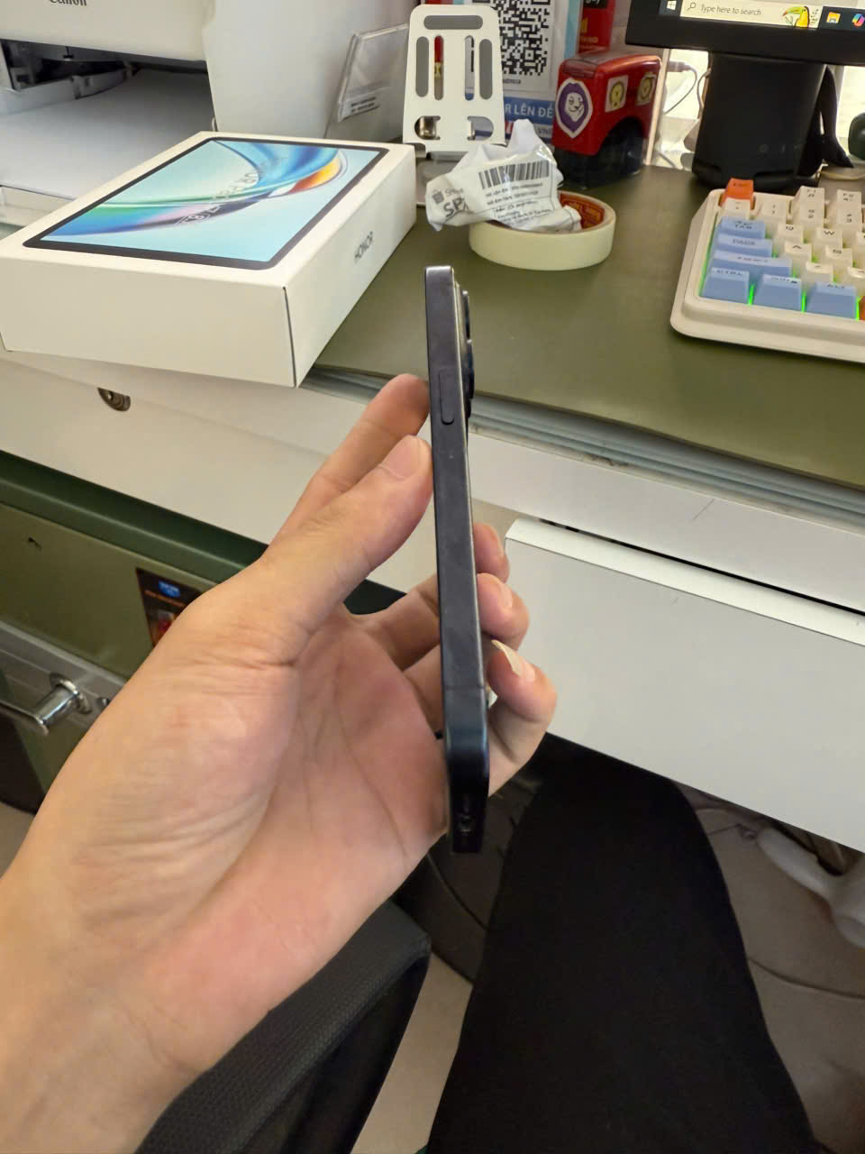 ĐTDĐ Apple iPhone 15 Pro 128GB Blue Titanium_MTV03VN/A - SJ74GVF57YM - MTV03VN