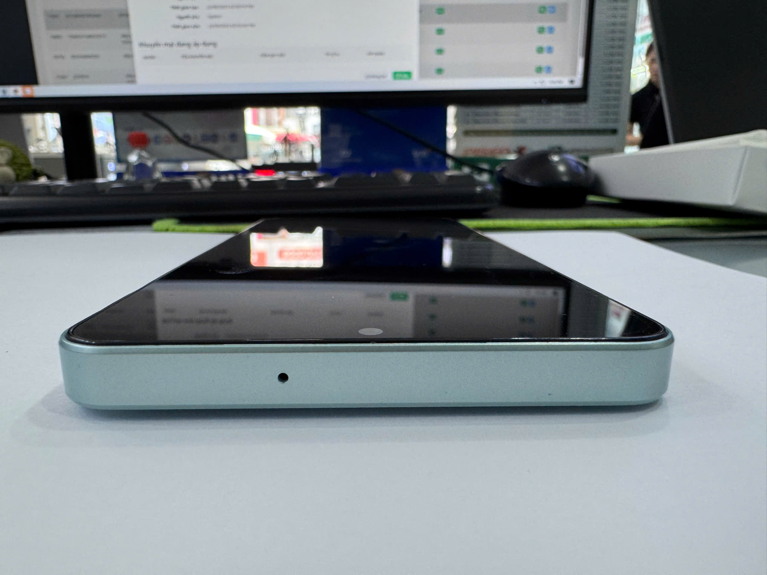 ĐTDĐ Samsung A06 5G, SM-A066B/DS,4+64, Xanh nhạt - 355659325024812 - SSA06664XN