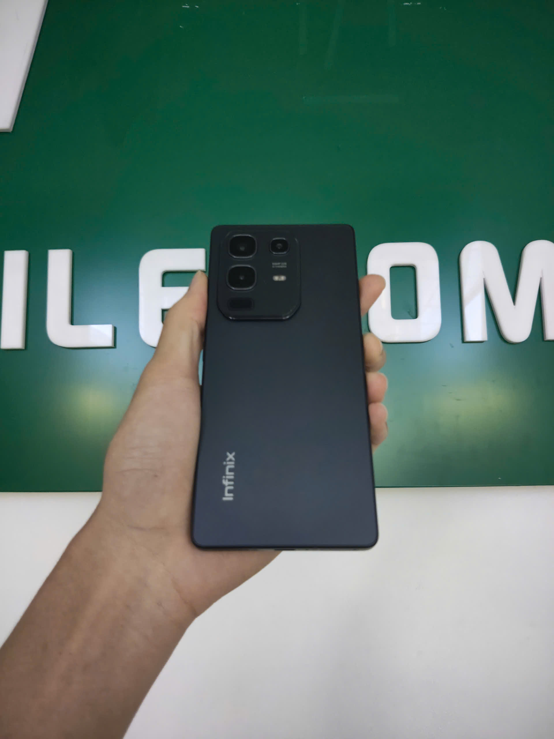 Điện thoại di động Infinix X6858 (Infinix Note 50 256+8), màu Đen Kim Tuyền	