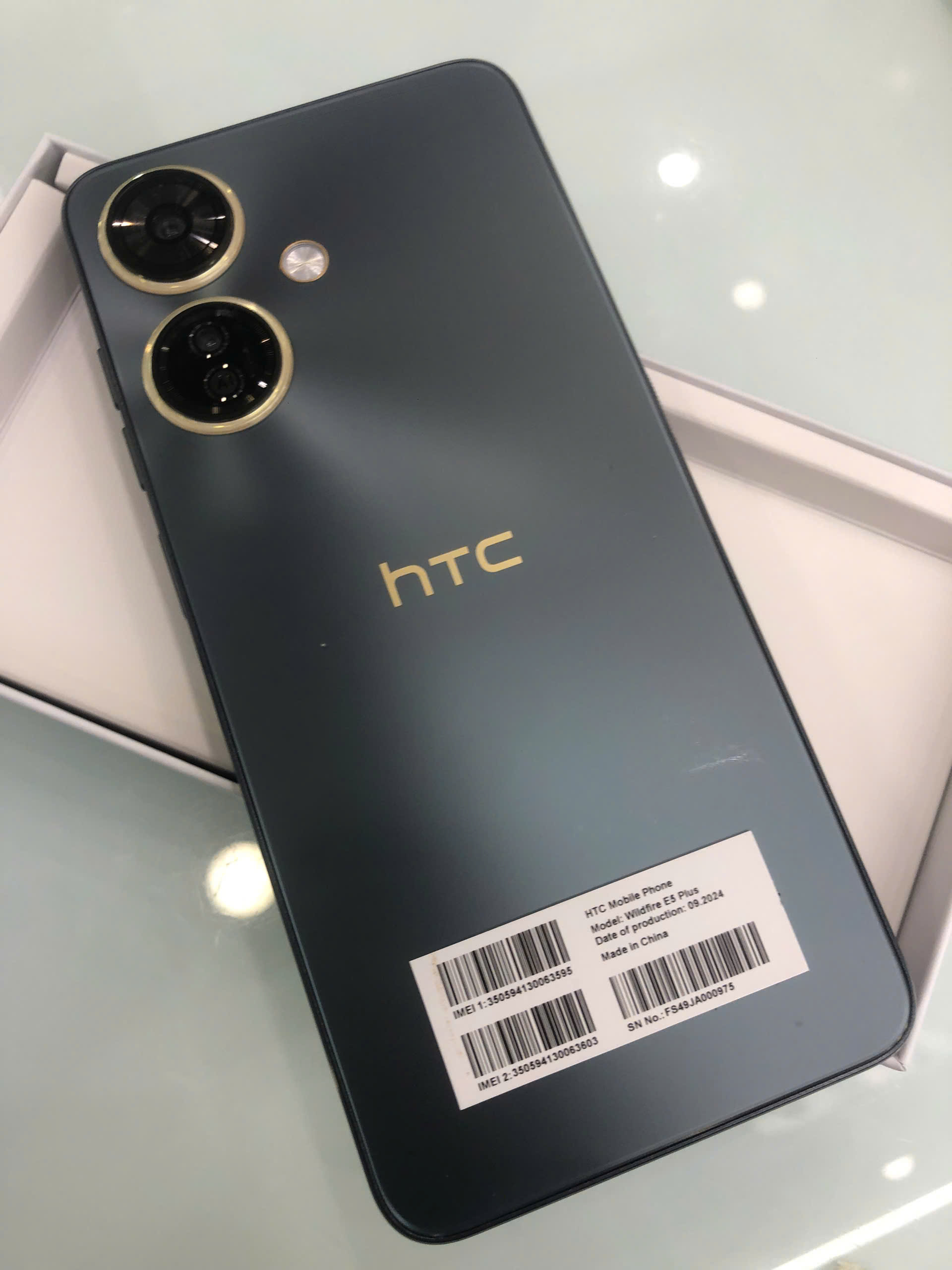 Điện thoại HTC Wildfire E5 Plus (6+6GB/128GB) TBH