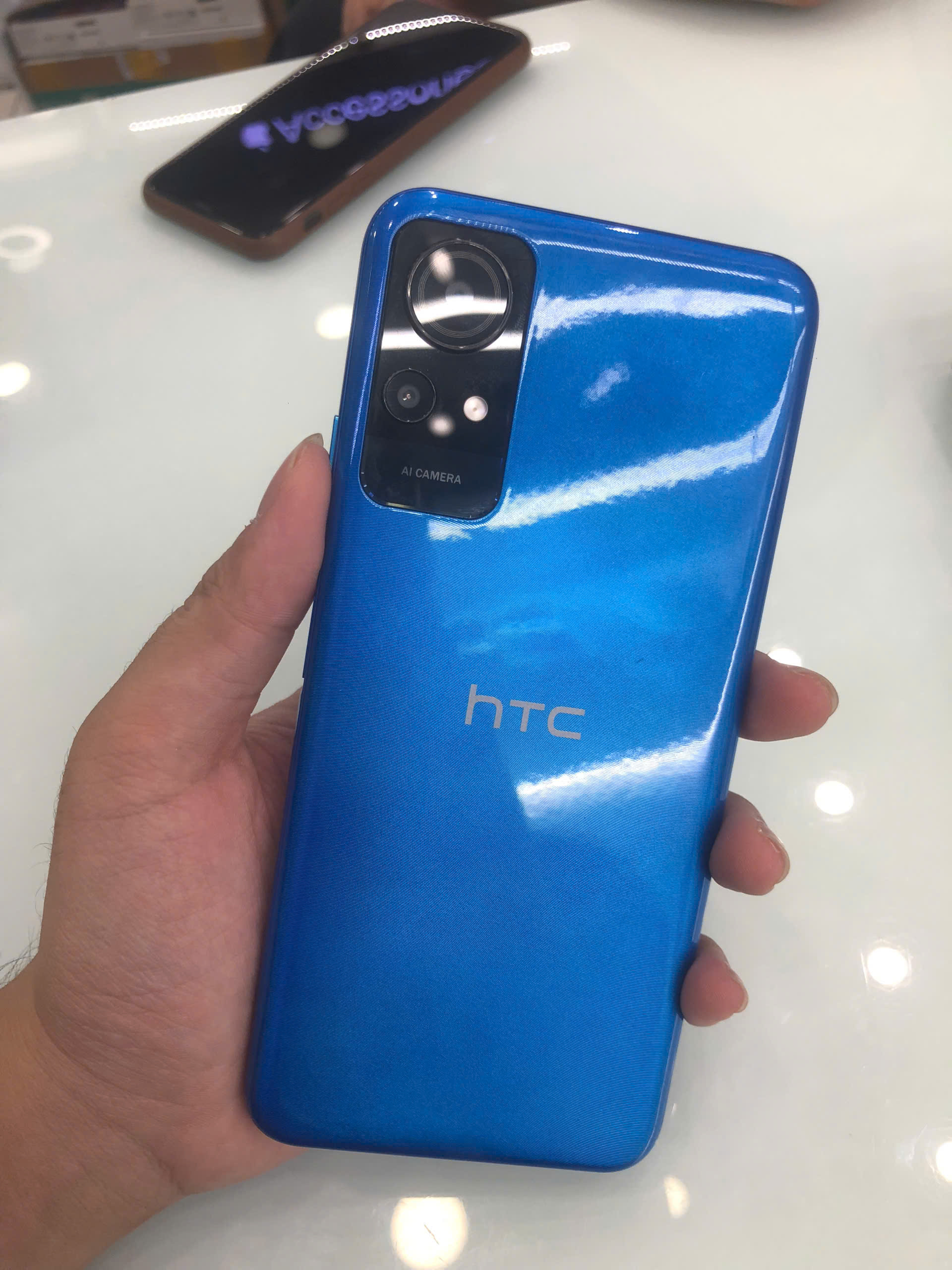 HTC Wildfire E3 lite (4GB/64GB)  TBH