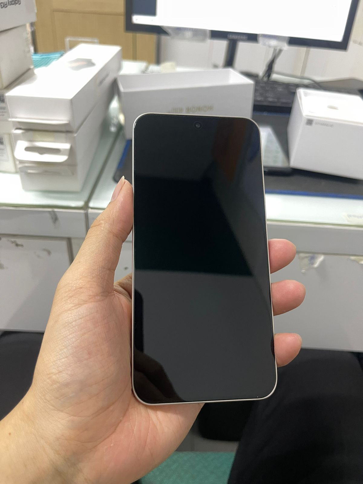 Điện thoại di động Honor 400 5G (12+256GB) Vàng (Desert Gold)_DNY-NX9 - 867238081156083 - 28 Trần Phú