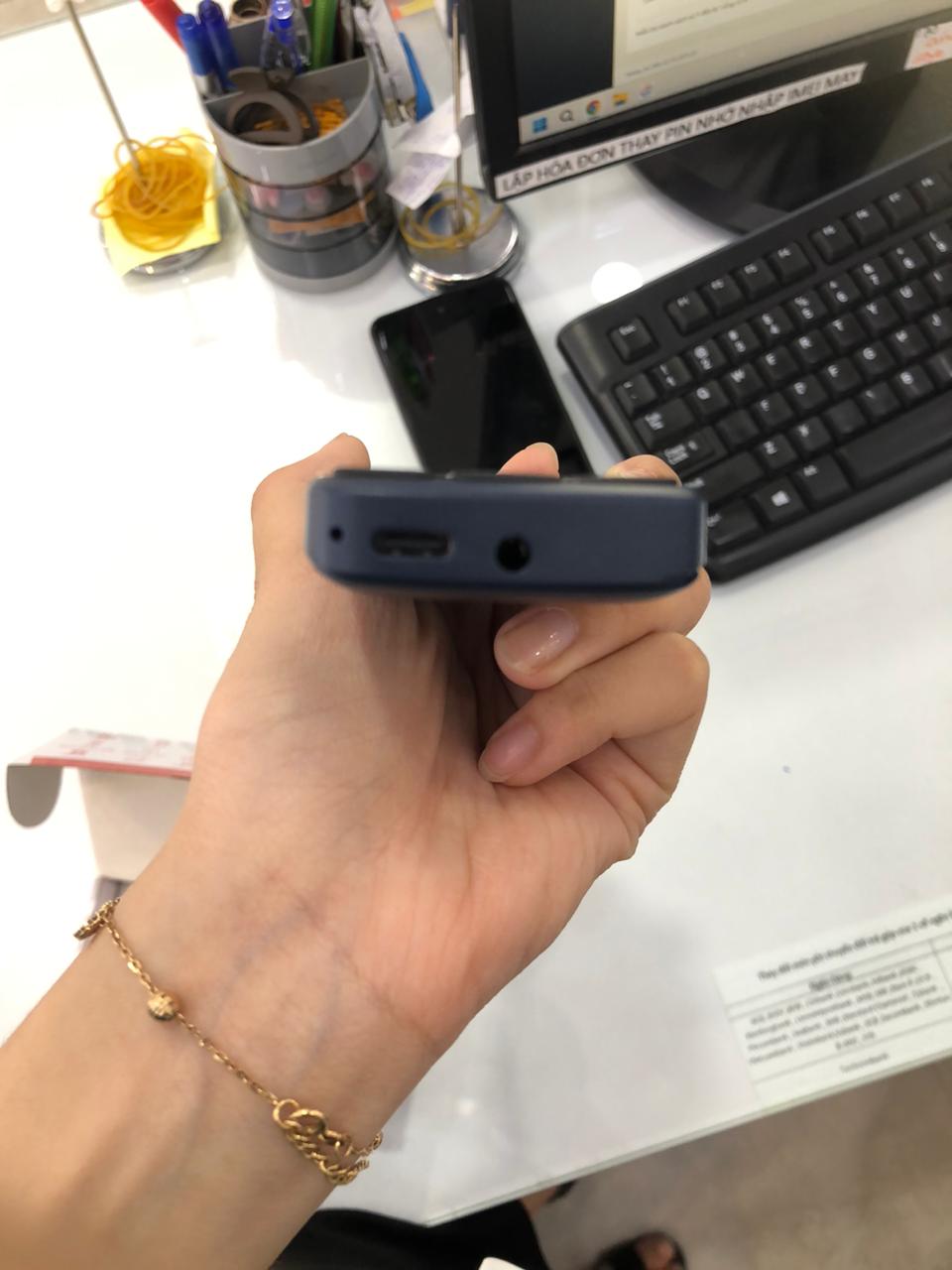 Điện thoại Xphone model Hera V9 màu Xanh đậm (Navy) 